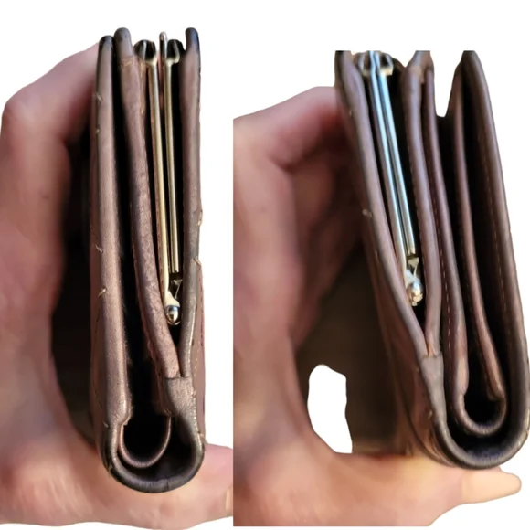 CHANEL | Lavender Cotton Club Interlocking CC Logo Compact Wallet 2008-'09 - Picture 11 of 16